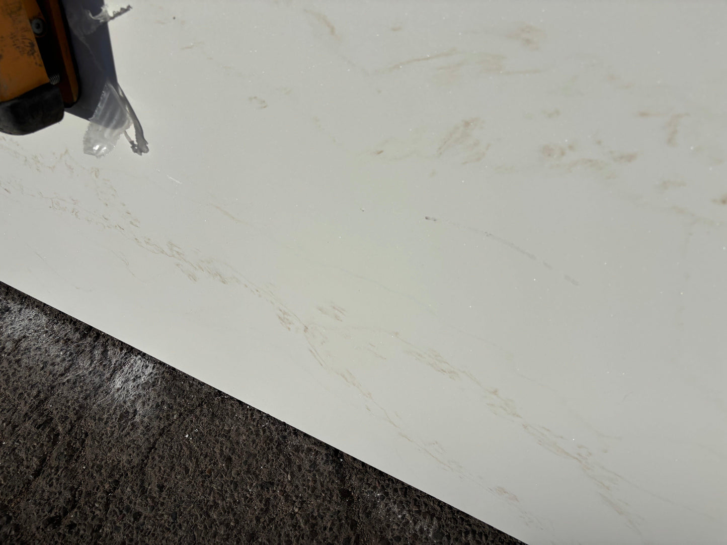 2cm, Brown Veins, gold veins, Light Veins, Outlet Material, Quartz, Quartz Remnant, Remnant, remnants, thickness-2cm Quartz Remnants