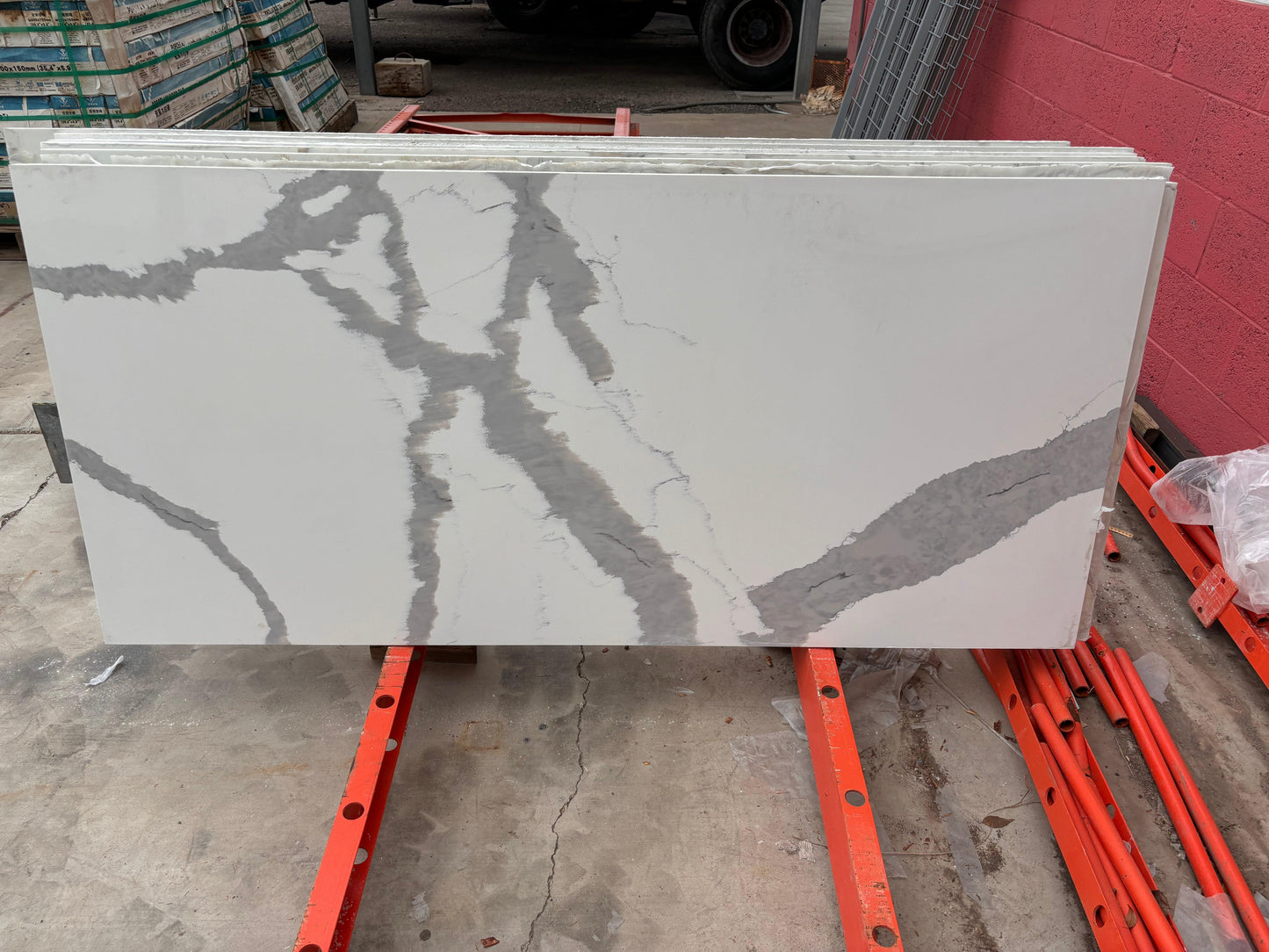 2cm, Bathroom, gray, Grey Veins, Outlet Material, Quartz Remnant, Remnant, remnants, thickness-2cm, vanity, Veins Quartz Remnants