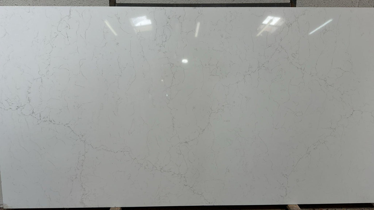 2cm, Full Slab, Glossy, gray, Gray Veins, Grey, Grey Veins, Light Veins, Outlet Material, Quartz, quartz-slabs, Single, Single Slab, thickness-2cm, Veins, white, White Quartz