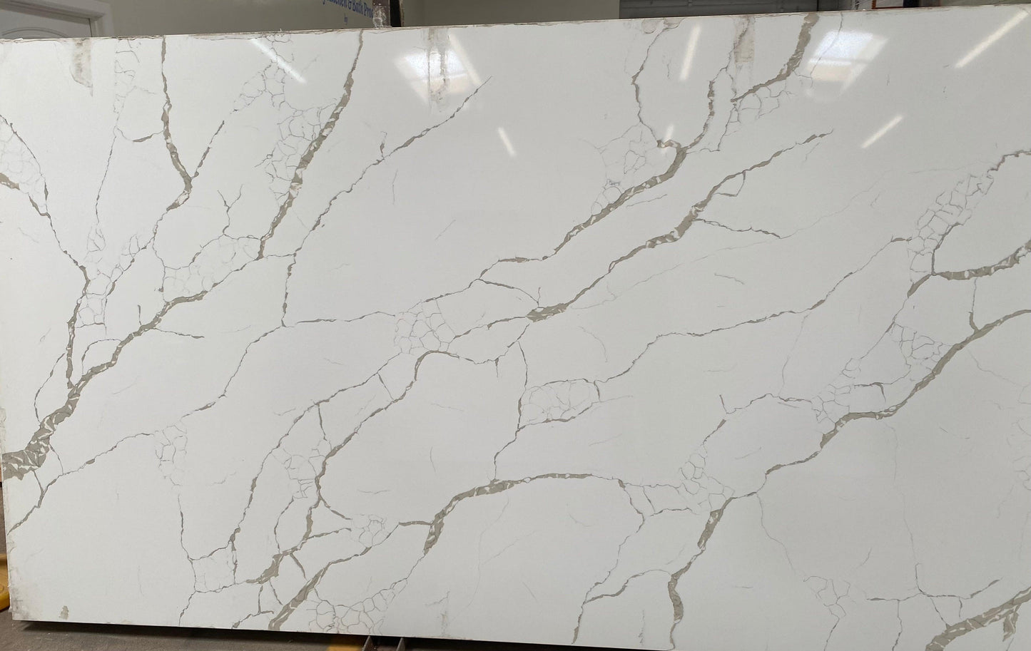 2cm, brown, Brown Veins, Coffee, cream, Full Slab, Glossy, gold, gold veins, gray, Gray Veins, Grey, Grey Veins, Light Veins, Outlet Material, Quartz, quartz-slabs, Rare Find, Single, thickness-2cm, vanity, Veins, white, White Quartz Quartz Full Slab