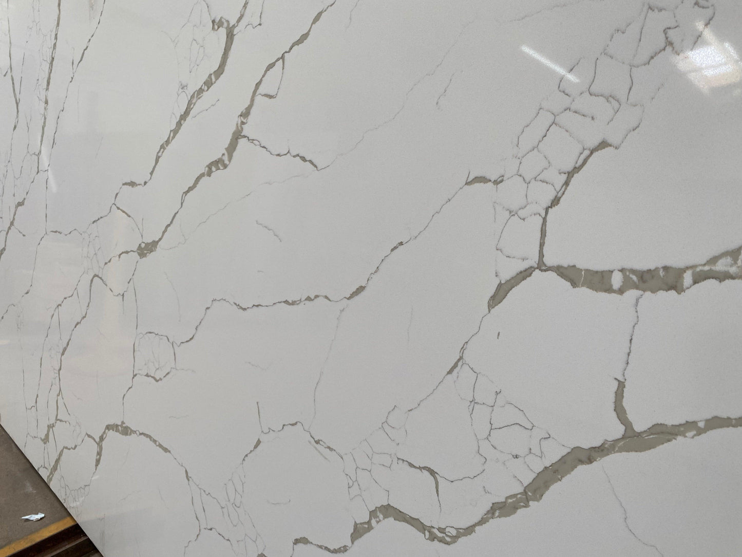 2cm, brown, Brown Veins, Coffee, cream, Full Slab, Glossy, gold, gold veins, gray, Gray Veins, Grey, Grey Veins, Light Veins, Outlet Material, Quartz, quartz-slabs, Rare Find, Single, thickness-2cm, vanity, Veins, white, White Quartz Quartz Full Slab