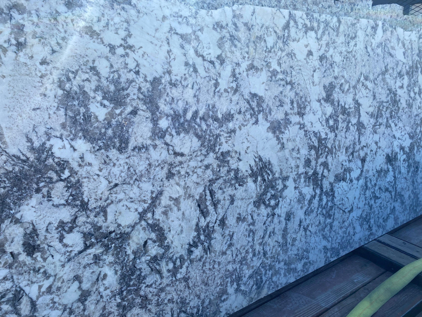 2cm, brown, Coffee, cream, Crystals, Granite, Outlet Material, Rare Find, Remnant, remnants, Single, thickness-2cm