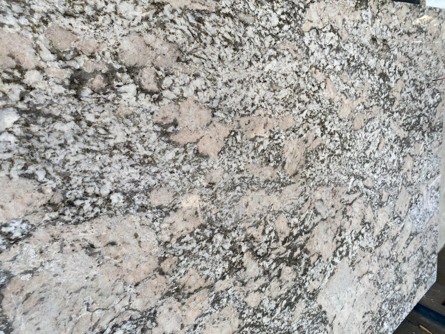 3cm, beige, brown, cream, Crystals, Flecks, Glossy, gold, Granite, Remnant, remnants, thickness-3cm