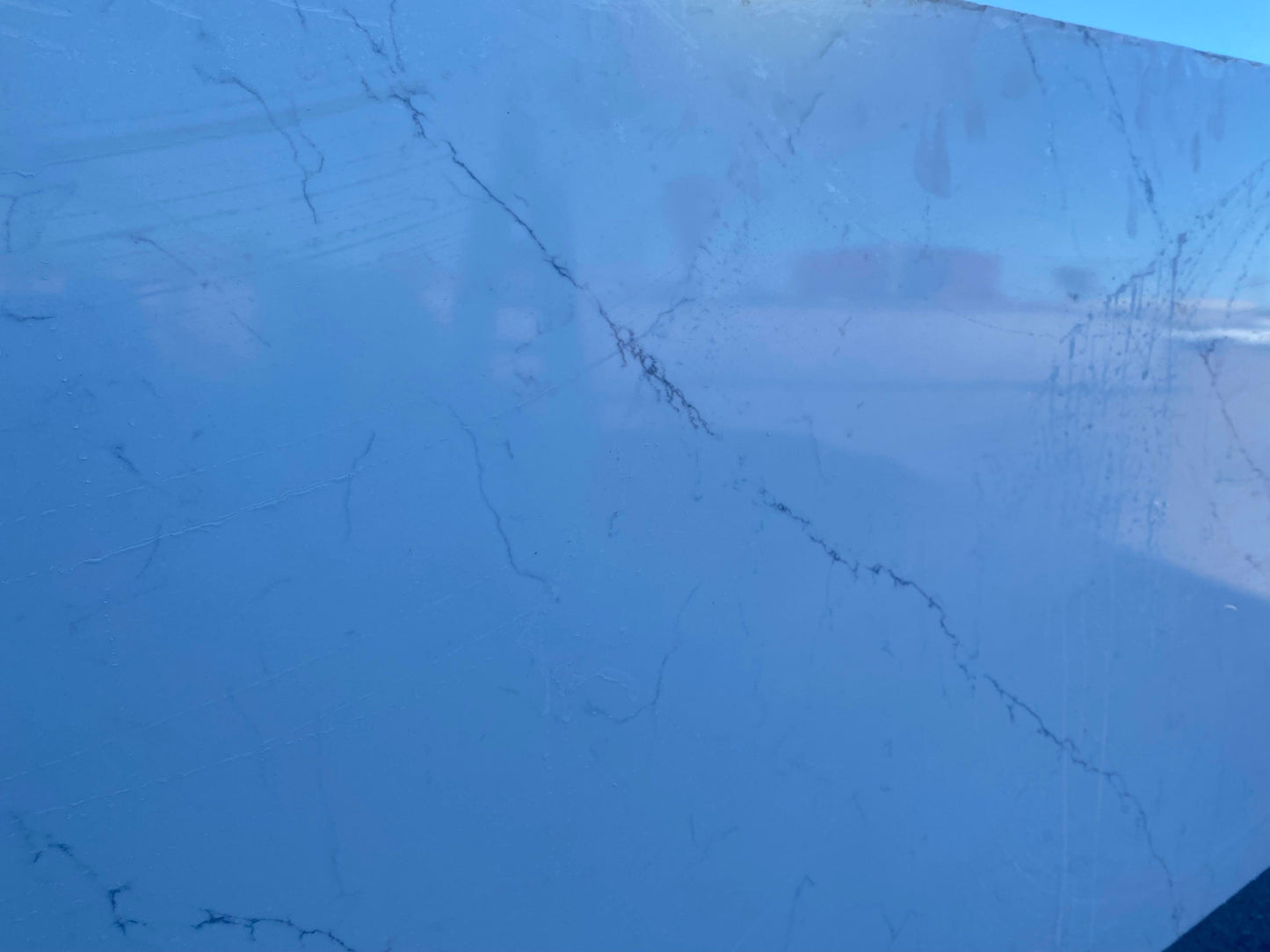 2cm, Glossy, gray, Gray Veins, Grey, Grey Veins, Light Veins, Outlet Material, Quartz, Quartz Remnant, Rare Find, Remnant, remnants, thickness-2cm, Veins, White Quartz