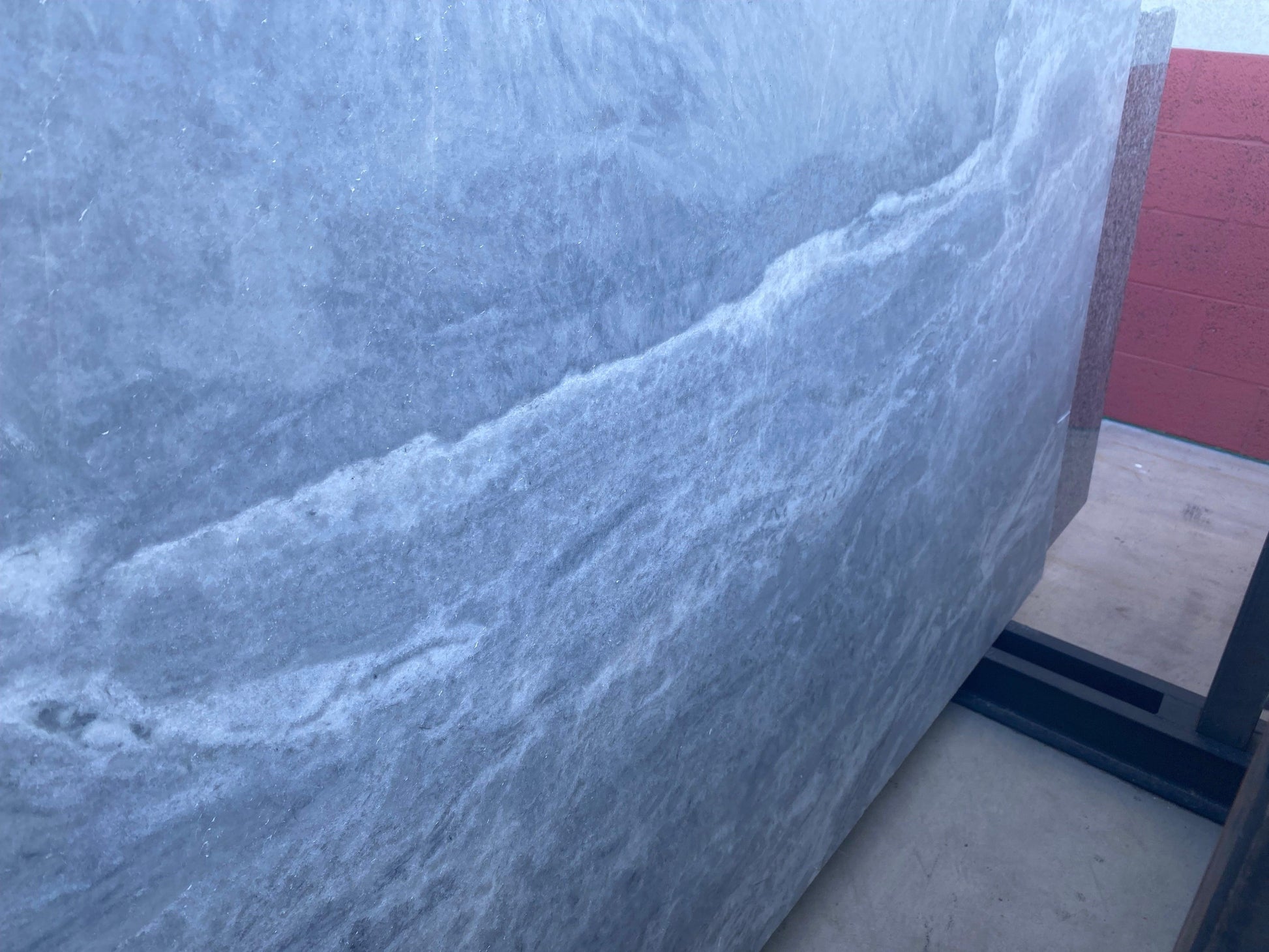 2cm, Crystals, Flecks, Granite, Grey, Light Veins, Outlet Material, Rare Find, Remnant, remnants, thickness-2cm Granite Remnant