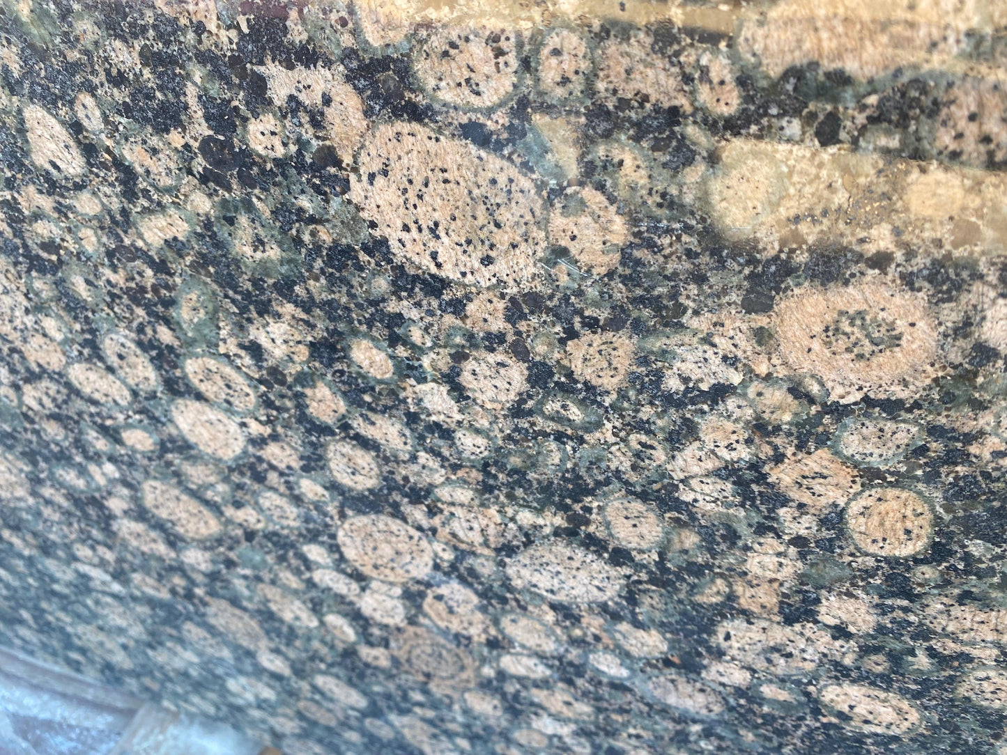 2cm, beige, black, brown, cream, Flecks, Glossy, Outlet Material, Rare Find, Remnant, remnants, Single, thickness-2cm