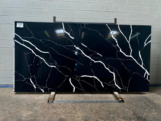 2cm, black, Full Slab, Glossy, Quartz, quartz-slabs, Rare Find, Single, thickness-2cm, Veins, White Veins