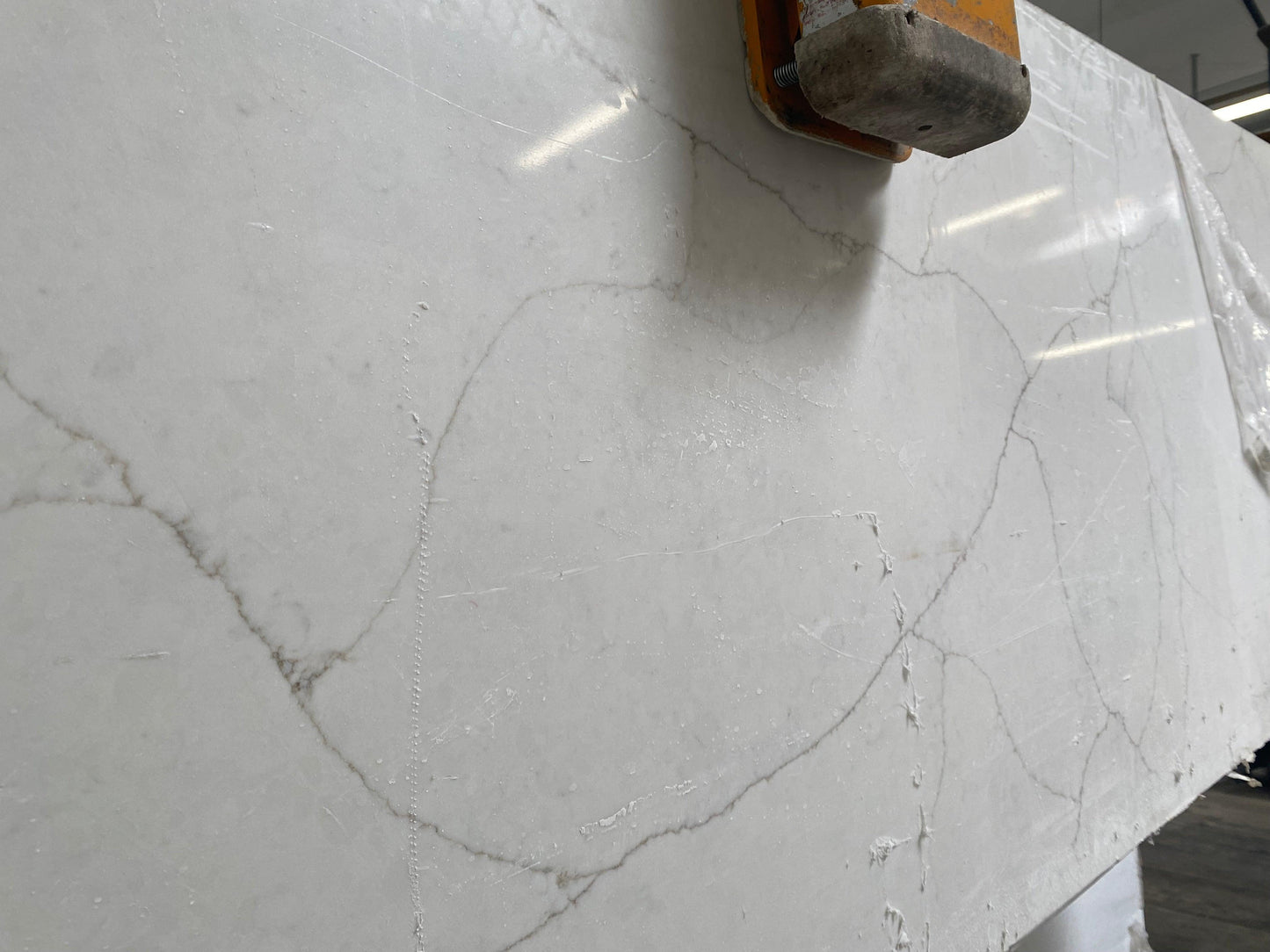 2cm, Bathroom, beige, Beige Quartz, brown, cream, Glossy, gold, Light Veins, Quartz, Rare Find, Remnant, remnants, thickness-2cm