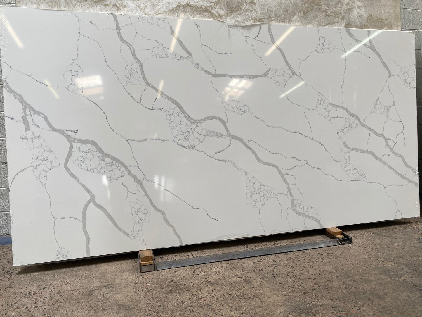 3cm, Full Slab, gray, Gray Veins, Grey, Grey Veins, hide, Quartz, quartz-slabs, Rare Find, Veins, white, White Quartz Quartz Full Slab