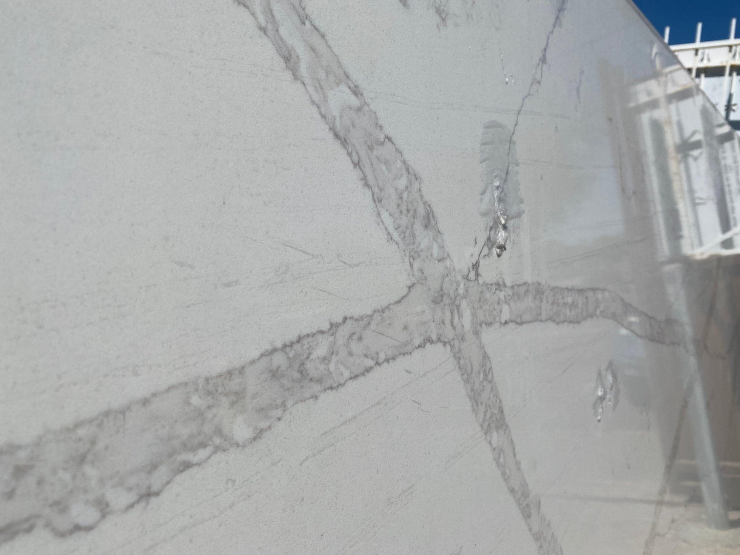 2cm, Full Slab, Gray Veins, Grey Veins, hide, Quartz, quartz-slabs, Rare Find, Veins, white, White Quartz Quartz Full Slab