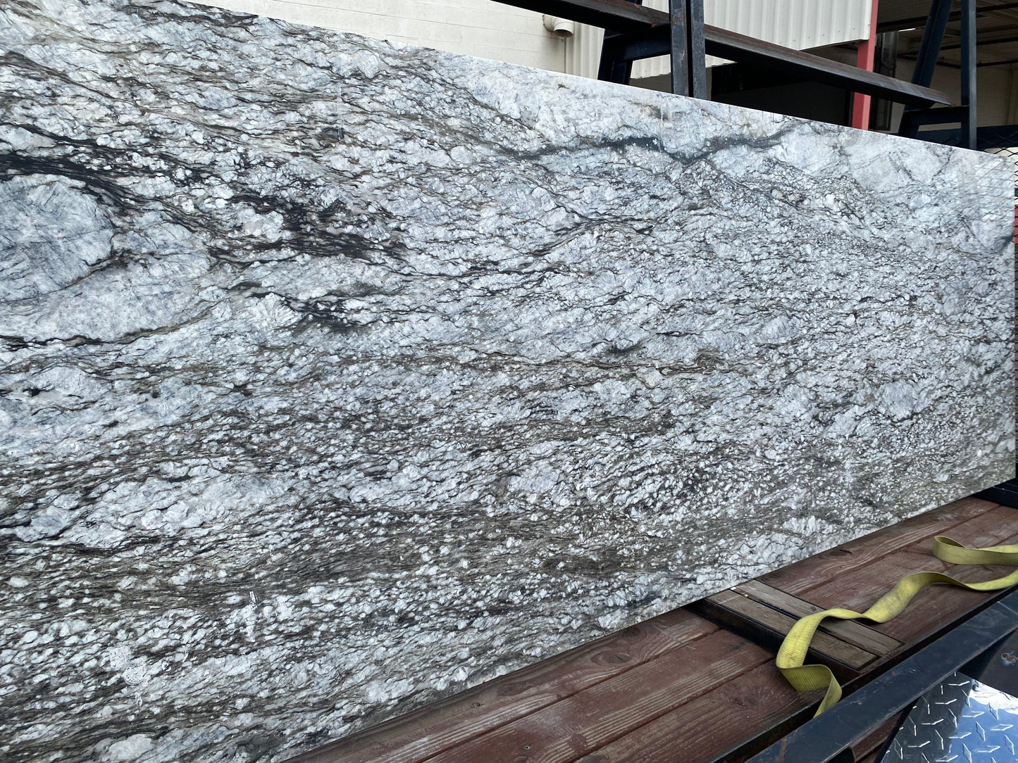 2cm, Brown Veins, Crystals, Glossy, Granite, granite-slabs, green, Outlet Material, Rare Find, Remnant, remnants, Single, thickness-2cm