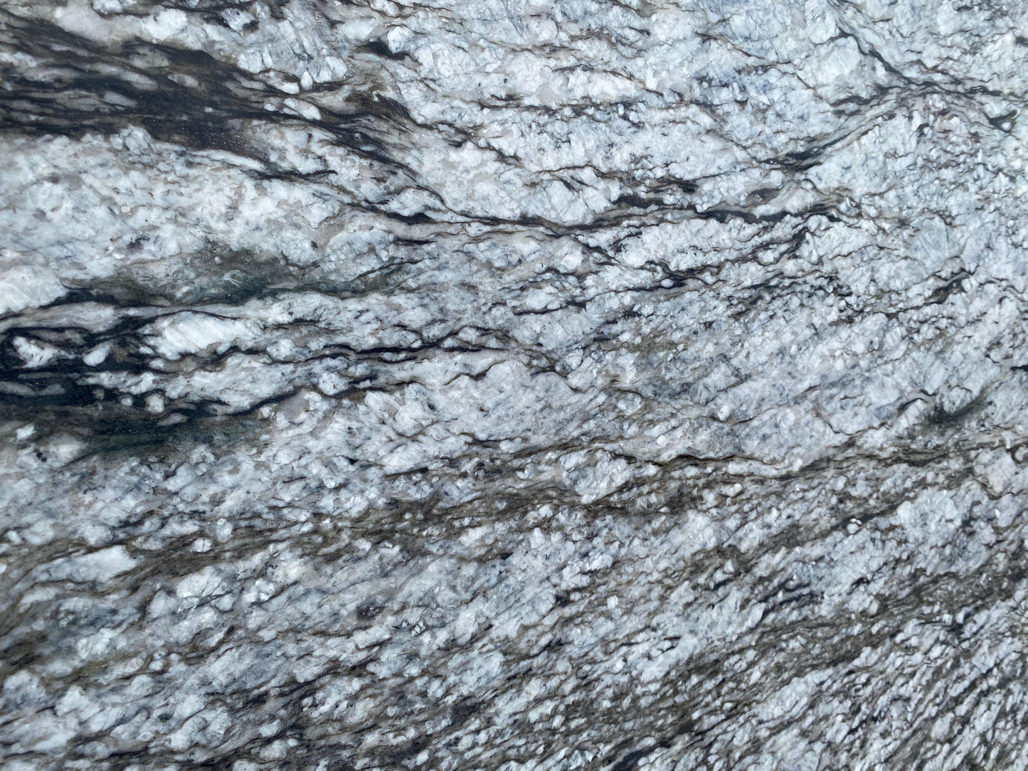 2cm, Brown Veins, Crystals, Glossy, Granite, granite-slabs, green, Outlet Material, Rare Find, Remnant, remnants, Single, thickness-2cm