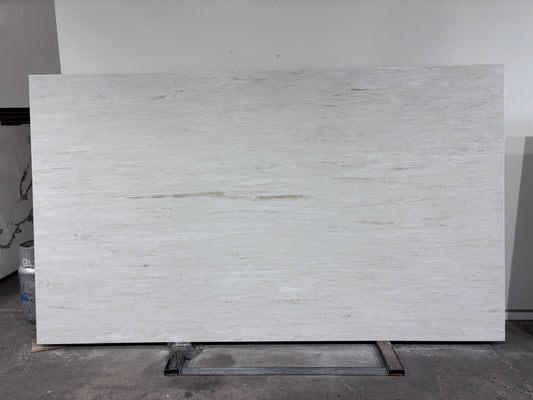 Champagne Drift Quartz Is the Warm, Sophisticated Slab Arizona Kitchens Have Been Waiting For