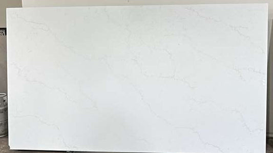Dorado Quartz: The Off-White Stone With Gold Veins That Phoenix Has Been Asking For