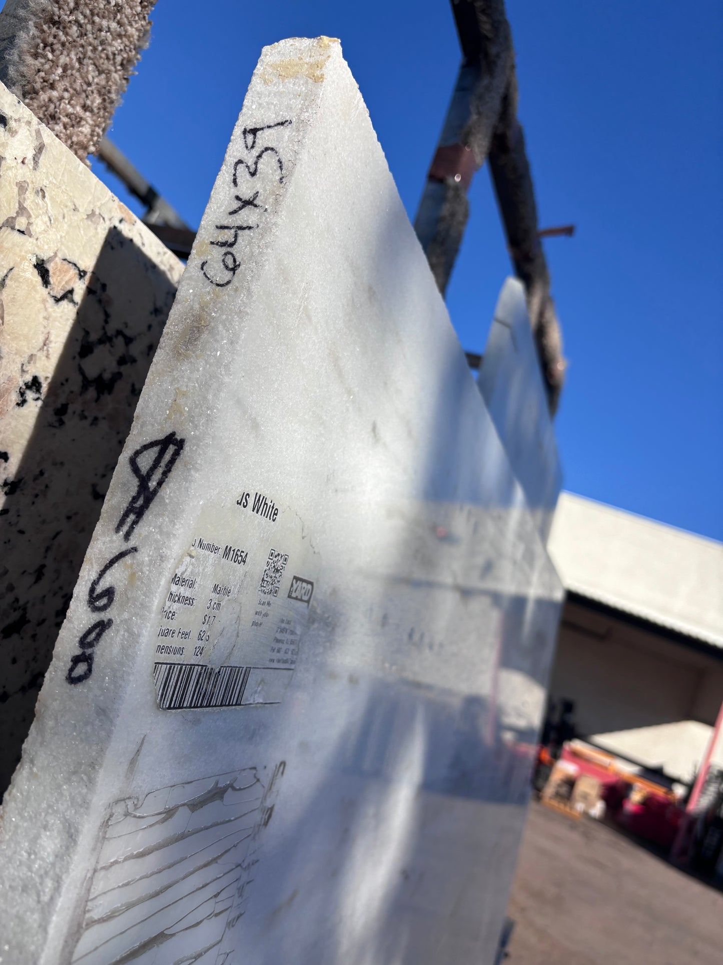 Arabescus White Remnant 64x39