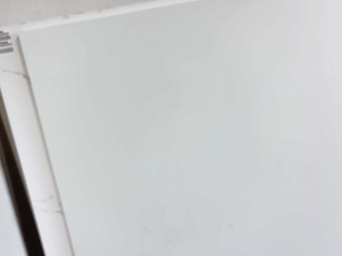 White Cloud- Quartz Slabs