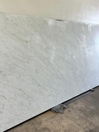 Porto - Super Jumbo Quartz Slab