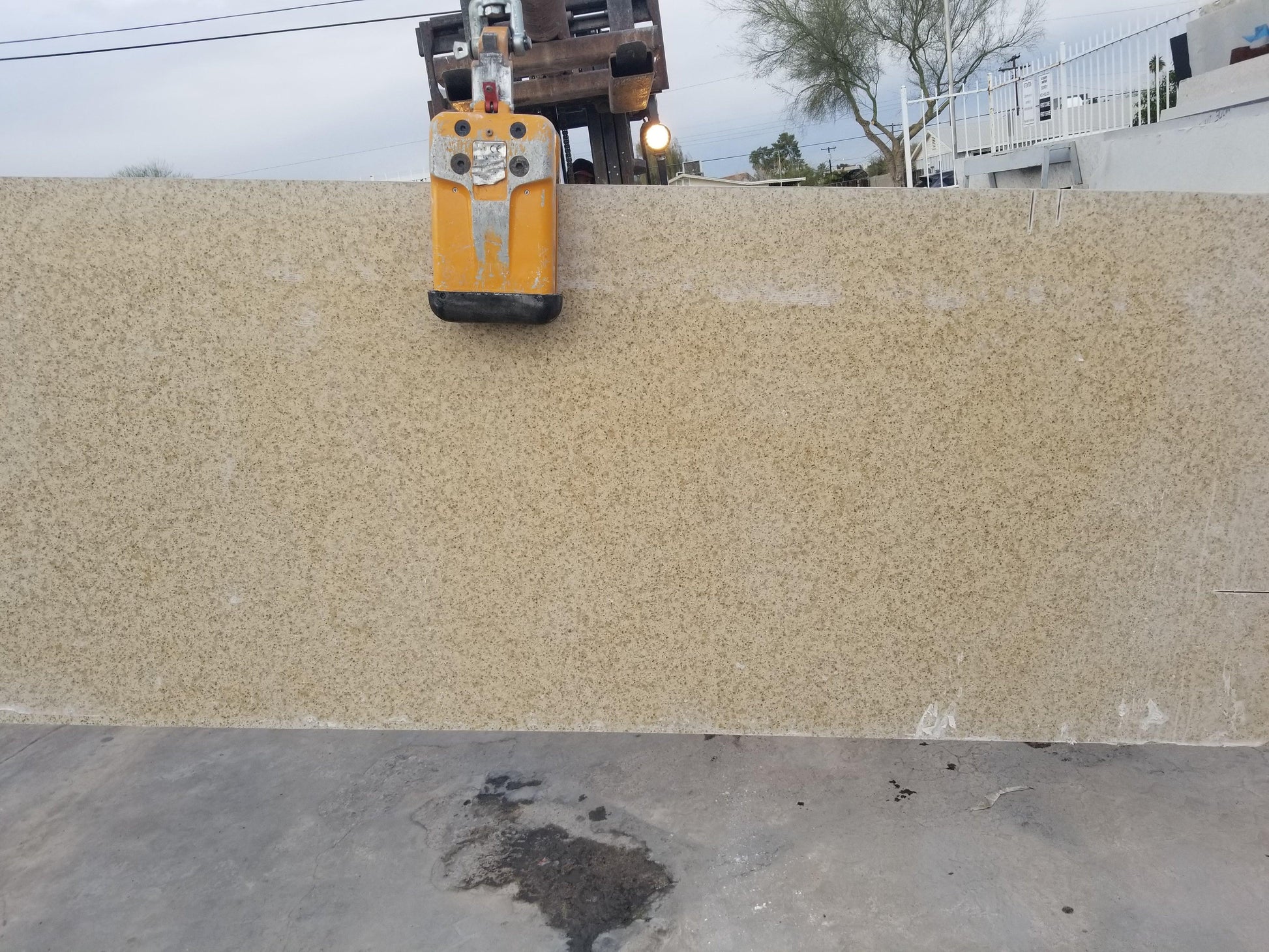 Beige Quartz remnant