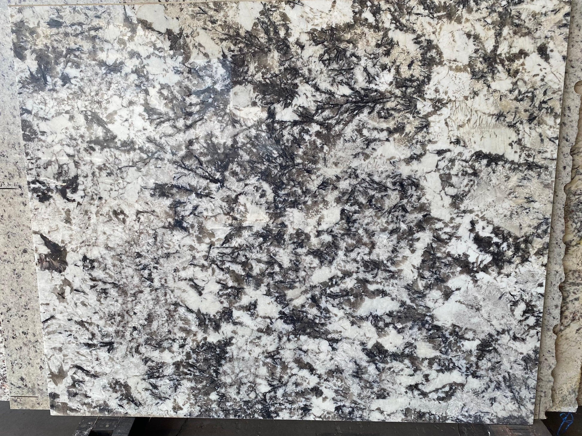 2cm, beige, black, bronze, brown, Glossy, gold, Granite, Rare Find, Remnant, remnants, Single, thickness-2cm 