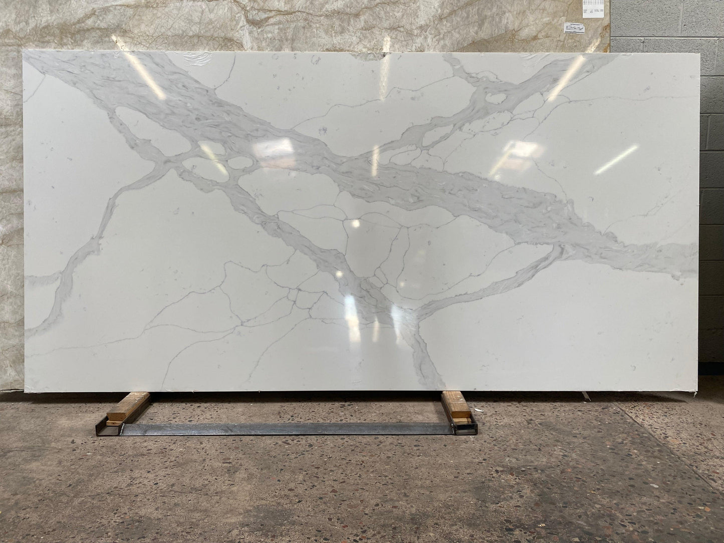 2cm, Full Slab, gray, Gray Veins, hide, Quartz, quartz-slabs, thickness-2cm, Veins, white, White Quartz 