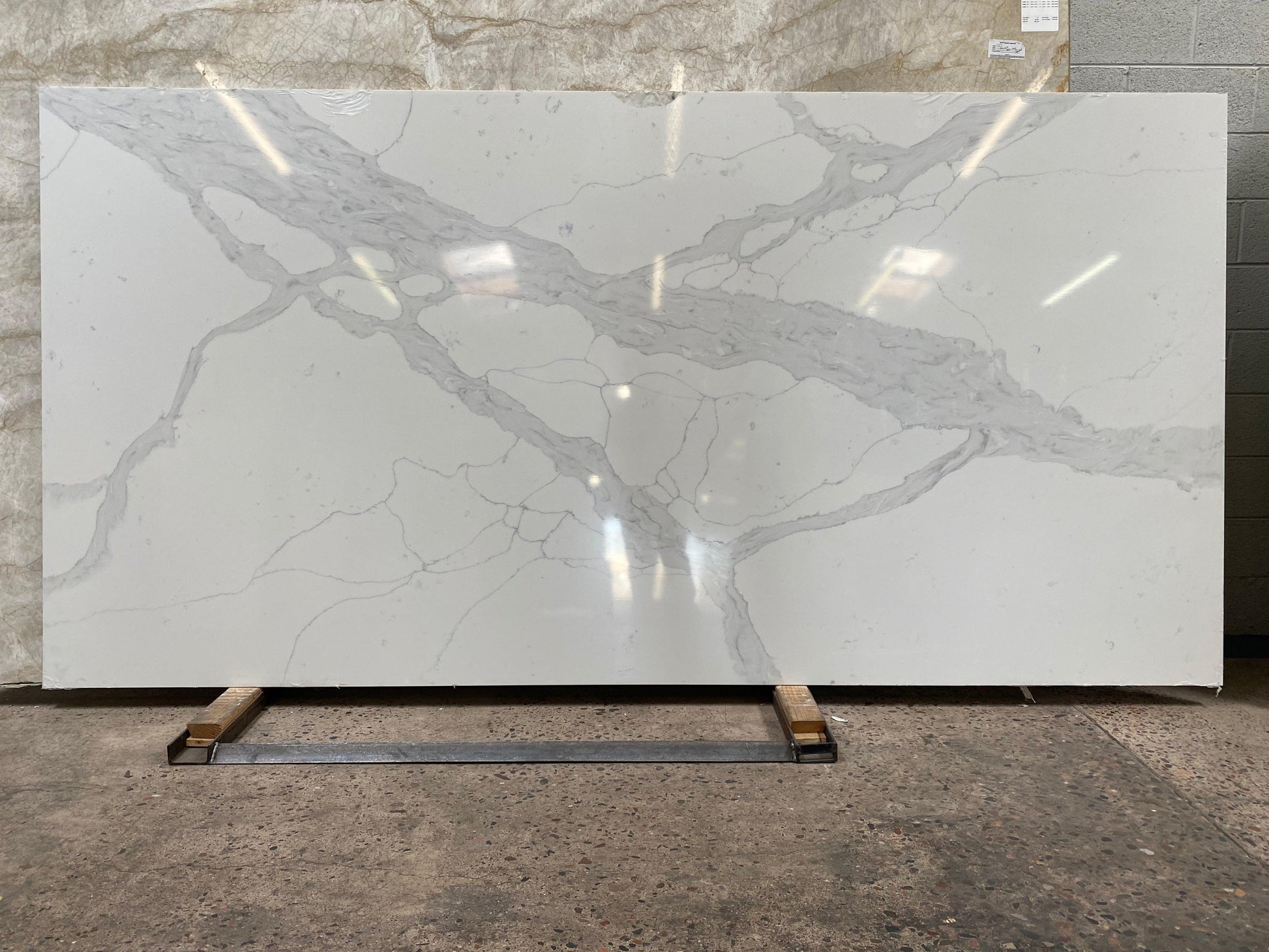 2cm, Full Slab, gray, Gray Veins, hide, Quartz, quartz-slabs, thickness-2cm, Veins, white, White Quartz 