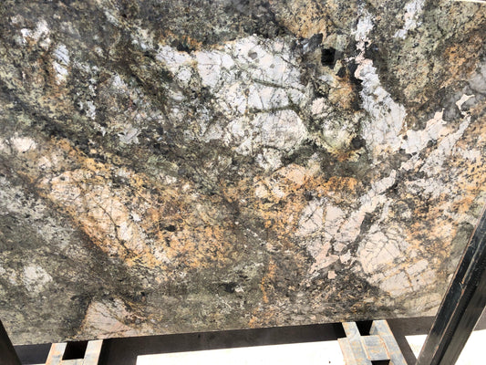 2cm, Glossy, gold, Granite, green, Light Veins, Remnant Quartz Remnants