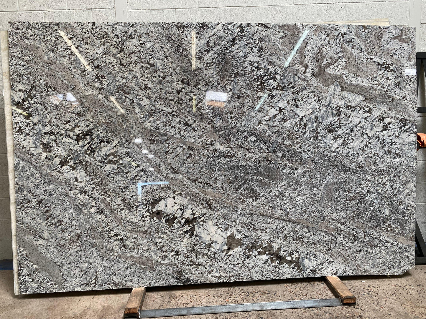 2cm, brown, Full Slab, Granite, granite-slabs, gray, Grey, Grey Veins, thickness-2cm, Veins, white Granite Full Slab