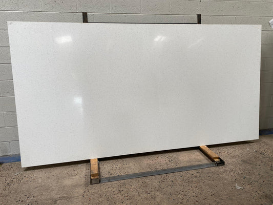 2cm, Flecks, Full Slab, hide, Quartz, quartz-slabs, white, White Quartz Quartz Full Slab