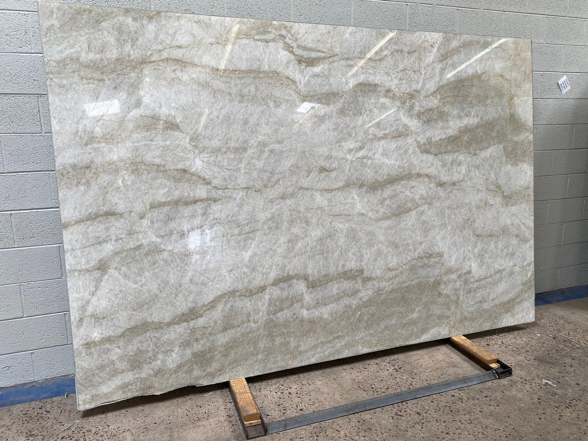 2cm, beige, cream, Full Slab, Glossy, hide, Rare Find Quartzide