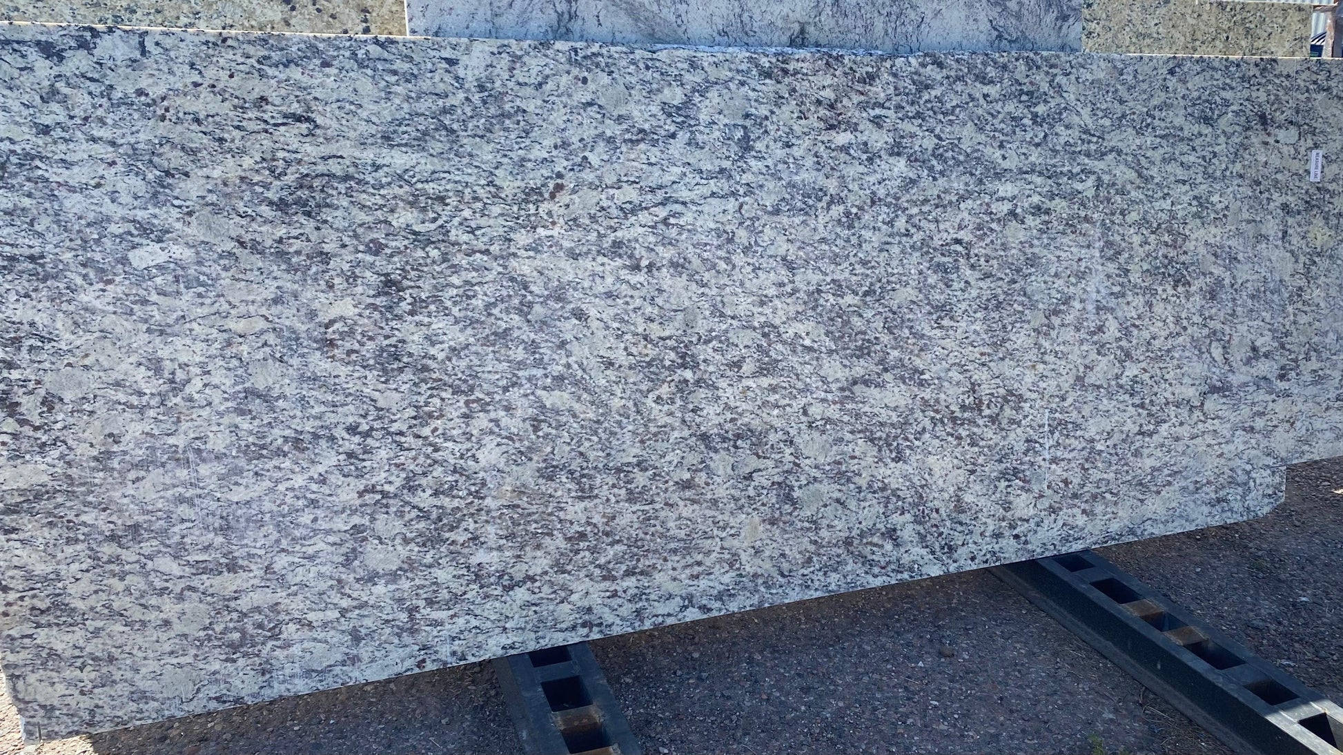 2cm, black, Crystals, Flecks, gray, Light Veins, Outlet Material, Pecks, Remnant, remnants, thickness-2cm Granite Remnant in Scottsdale